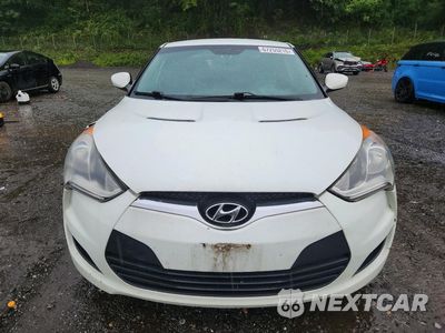 Piąte zdjęcie samochodu w środku: 2013 HYUNDAI VELOSTER BASE VIN:KMHTC6AD3DU106218 - miniatura