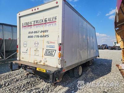 Trzecie zdjęcie samochodu z tyłu: 2011 ISUZU NPR BOX TRUCK VIN:JALC4W162B7000081 - miniatura