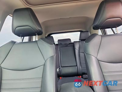 Zdjęcie 10 z 13 samochodu: 2023 TOYOTA RAV4 XLE PREMIUM VIN:JTMB6RFV7PD106348 - miniatura