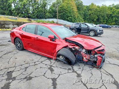 Czwarte zdjęcie samochodu z boku: 2021 TOYOTA CAMRY SE VIN:4T1G11AK1MU468315 - miniatura