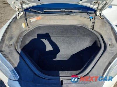 Zdjęcie 11 z 12 samochodu: 2015 TESLA MODEL S 70D VIN:5YJSA1S24FF086059 - miniatura