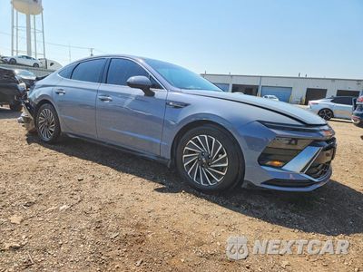 Czwarte zdjęcie samochodu z boku: 2025 HYUNDAI SONATA HYBRID LIMITED VIN:KMHL54JJ4SA104562 - miniatura