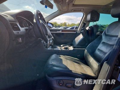 Zdjęcie 7 z 13 samochodu: 2013 VOLKSWAGEN TOUAREG V6 VIN:WVGEF9BP2DD001941 - miniatura