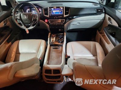 Zdjęcie 8 z 13 samochodu: 2017 HONDA PILOT TOURING VIN:5FNYF6H99HB048343 - miniatura