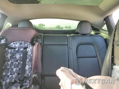 Zdjęcie 10 z 13 samochodu: 2025 TESLA MODEL Y VIN:7SAYGDED3SA379548 - miniatura