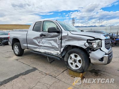 Czwarte zdjęcie samochodu z boku: 2019 TOYOTA TUNDRA SR5 VIN:5TFUW5F15KX822428 - miniatura