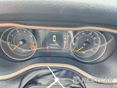 Zdjęcie 9 z 13 samochodu: 2015 JEEP CHEROKEE LATITUDE VIN:1C4PJMCB3FW578096 - miniatura