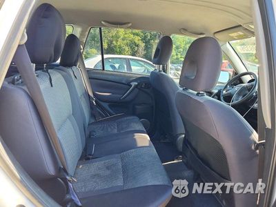 Zdjęcie 11 z 13 samochodu: 2005 TOYOTA RAV4 BASE VIN:JTEGD20V150076372 - miniatura
