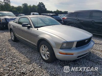 Czwarte zdjęcie samochodu z boku: 2008 FORD MUSTANG V6 COUPE VIN:1ZVHT80N285198872 - miniatura