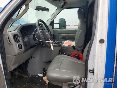 Zdjęcie 7 z 13 samochodu: 2019 FORD E450 BOX TRUCK VIN:1FDXE4FS7KDC39326 - miniatura