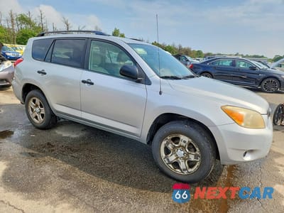 Czwarte zdjęcie samochodu z boku: 2007 TOYOTA RAV4 BASE VIN:JTMBD33V576029975 - miniatura