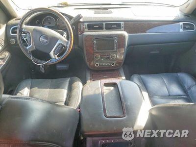 Zdjęcie 8 z 13 samochodu: 2007 GMC YUKON DENALI VIN:1GKFK63877J139723 - miniatura