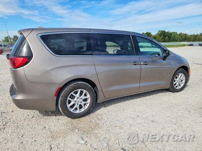 Trzecie zdjęcie samochodu z tyłu: 2017 CHRYSLER PACIFICA TOURING VIN:2C4RC1DG4HR777004 - miniatura