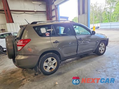 Trzecie zdjęcie samochodu z tyłu: 2011 TOYOTA RAV4 BASE VIN:JTMBF4DV0BD040966 - miniatura
