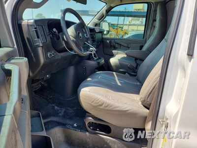 Zdjęcie 7 z 12 samochodu: 2018 CHEVROLET EXPRESS G2500 VIN:1GCWGBFPXJ1238195 - miniatura