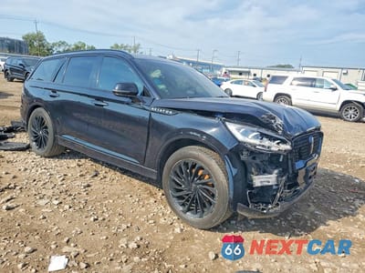 Czwarte zdjęcie samochodu z boku: 2023 LINCOLN AVIATOR RESERVE VIN:5LM5J7XC5PGL28651 - miniatura