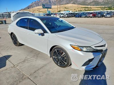 Czwarte zdjęcie samochodu z boku: 2018 TOYOTA CAMRY XSE V6 VIN:4T1BZ1HK7JU001873 - miniatura