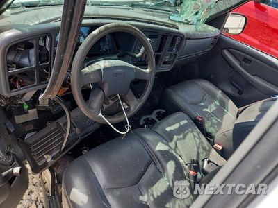 Zdjęcie 8 z 12 samochodu: 2004 GMC SIERRA C2500 HEAVY DUTY VIN:1GTHC24U14E328717 - miniatura