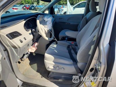 Zdjęcie 7 z 13 samochodu: 2013 TOYOTA SIENNA LE VIN:5TDJK3DC2DS067769 - miniatura