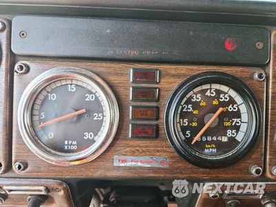 Zdjęcie 9 z 13 samochodu: 1997 FREIGHTLINER FLD120 SEMI TRUCK VIN:1FUPCSEB3VP845766 - miniatura