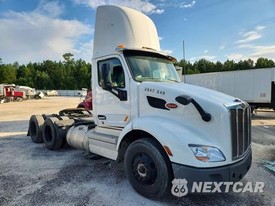 Czwarte zdjęcie samochodu z boku: 2020 PETERBILT 579 SEMI TRUCK VIN:1XPBDP9X1LD687779 - miniatura