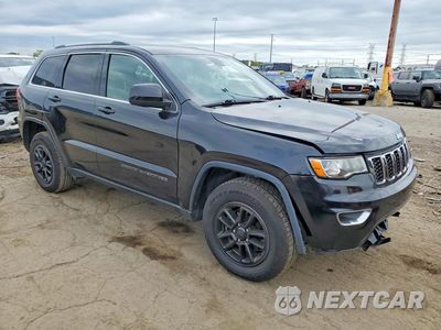 Czwarte zdjęcie samochodu z boku: 2019 JEEP GRAND CHEROKEE LAREDO VIN:1C4RJFAG2KC794018 - miniatura