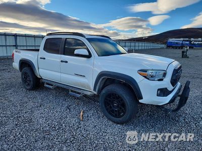 Czwarte zdjęcie samochodu z boku: 2017 TOYOTA TACOMA TRD OFF-ROAD VIN:3TMAZ5CN8HM050054 - miniatura
