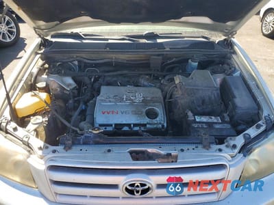 Zdjęcie 12 z 13 samochodu: 2004 TOYOTA HIGHLANDER BASE VIN:JTEDP21A340042325 - miniatura