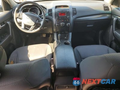 Zdjęcie 8 z 13 samochodu: 2012 KIA SORENTO LX VIN:5XYKTCA62CG295279 - miniatura