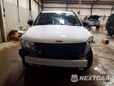 Piąte zdjęcie samochodu w środku: 2016 JEEP COMPASS SPORT VIN:1C4NJCBB6GD800615 - miniatura