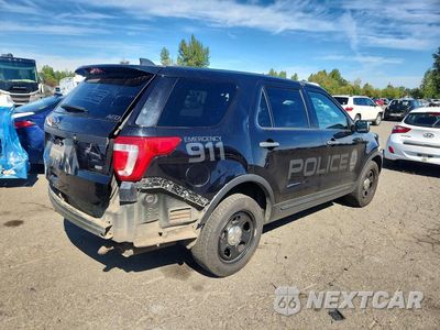 Trzecie zdjęcie samochodu z tyłu: 2019 FORD EXPLORER POLICE INTERCEPTOR VIN:1FM5K8AR9KGA20040 - miniatura