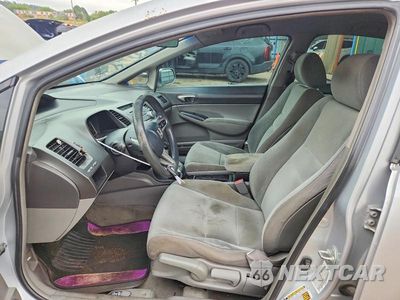 Zdjęcie 7 z 12 samochodu: 2010 HONDA CIVIC LX VIN:19XFA1F52AE061259 - miniatura