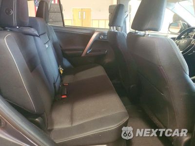 Zdjęcie 11 z 13 samochodu: 2016 TOYOTA RAV4 HV XLE VIN:JTMRJREV1GD000380 - miniatura