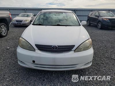 Piąte zdjęcie samochodu w środku: 2002 TOYOTA CAMRY LE VIN:JTDBE32K320128469 - miniatura