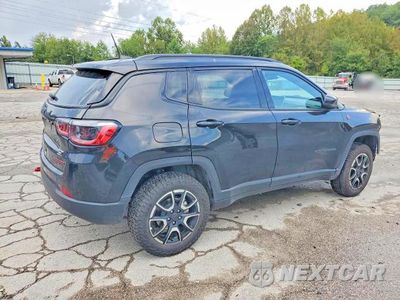 Trzecie zdjęcie samochodu z tyłu: 2025 JEEP COMPASS TRAILHAWK VIN:3C4NJDDN6ST551233 - miniatura