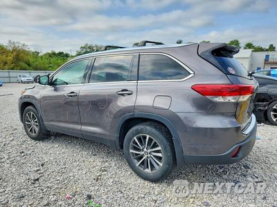 Drugie zdjęcie samochodu z przodu: 2019 TOYOTA HIGHLANDER XLE VIN:5TDJZRFHXKS567456 - miniatura