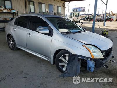 Czwarte zdjęcie samochodu z boku: 2012 NISSAN SENTRA 2.0 VIN:3N1AB6AP0CL688444 - miniatura