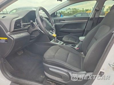 Zdjęcie 7 z 12 samochodu: 2019 HYUNDAI ELANTRA SE VIN:5NPD74LF3KH427764 - miniatura