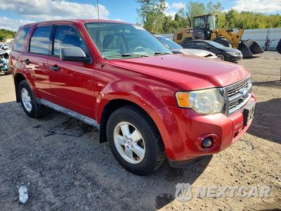 Czwarte zdjęcie samochodu z boku: 2010 FORD ESCAPE XLS VIN:1FMCU0C75AKA73182 - miniatura