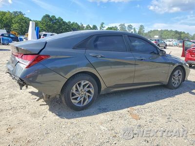 Trzecie zdjęcie samochodu z tyłu: 2024 HYUNDAI ELANTRA SEL VIN:KMHLM4DG9RU644209 - miniatura
