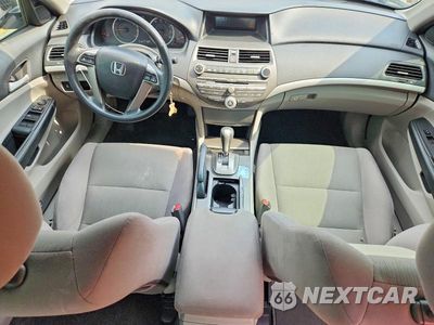 Zdjęcie 8 z 12 samochodu: 2012 HONDA ACCORD LX VIN:1HGCP2F39CA182688 - miniatura
