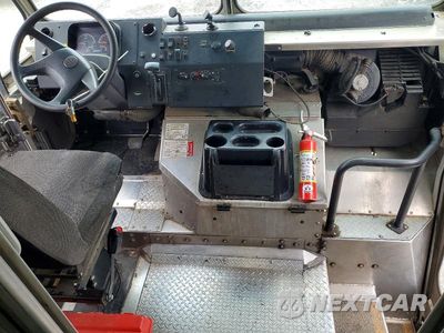 Zdjęcie 8 z 12 samochodu: 2020 FREIGHTLINER MT45G CHASSIS DELIVERY TRUCK VIN:4UZAC2EA2LCMH7726 - miniatura