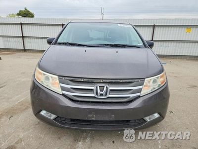 Piąte zdjęcie samochodu w środku: 2013 HONDA ODYSSEY TOURING VIN:5FNRL5H94DB071482 - miniatura