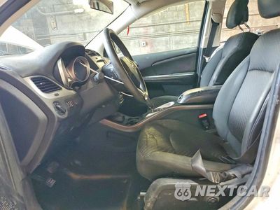 Zdjęcie 7 z 14 samochodu: 2011 DODGE JOURNEY MAINSTREET VIN:3D4PH1FG0BT503523 - miniatura
