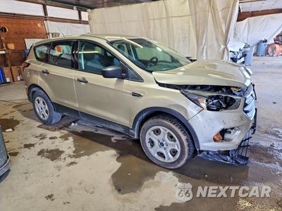 Czwarte zdjęcie samochodu z boku: 2018 FORD ESCAPE S VIN:1FMCU0F79JUA88154 - miniatura