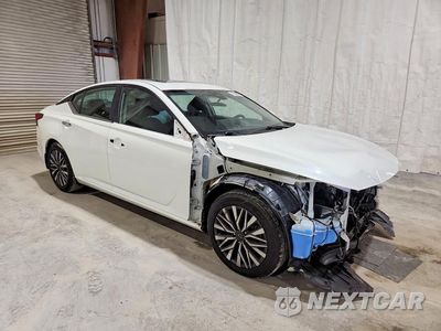 Czwarte zdjęcie samochodu z boku: 2023 NISSAN ALTIMA SV VIN:1N4BL4DV3PN424451 - miniatura