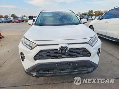 Piąte zdjęcie samochodu w środku: 2019 TOYOTA RAV4 XLE VIN:2T3W1RFV7KW026592 - miniatura