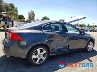 Trzecie zdjęcie samochodu z tyłu: 2012 VOLVO S60 T5 VIN:YV1622FS0C2083912 - miniatura