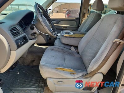 Zdjęcie 7 z 13 samochodu: 2007 CHEVROLET TAHOE C1500 VIN:1GNFC13CX7R384508 - miniatura