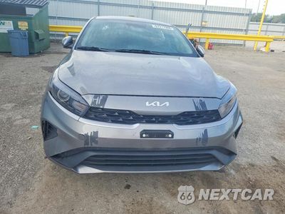 Piąte zdjęcie samochodu w środku: 2024 KIA FORTE LXS VIN:3KPF24AD2RE837558 - miniatura